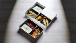 食宅便とnoshの冷凍宅配弁当2種を並べて比較するアイキャッチ画像