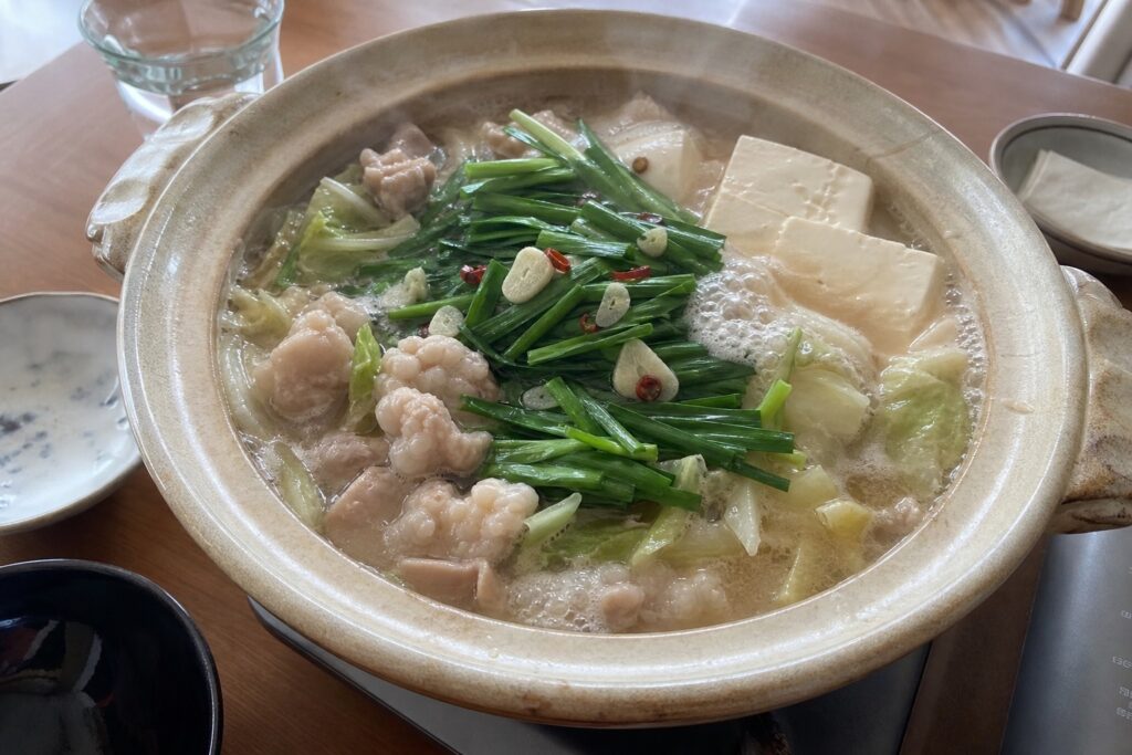 博多もつ鍋おおやまの口コミ・評判は？お取り寄せを実食レビューしてみたの自然光撮影風アイキャッチ