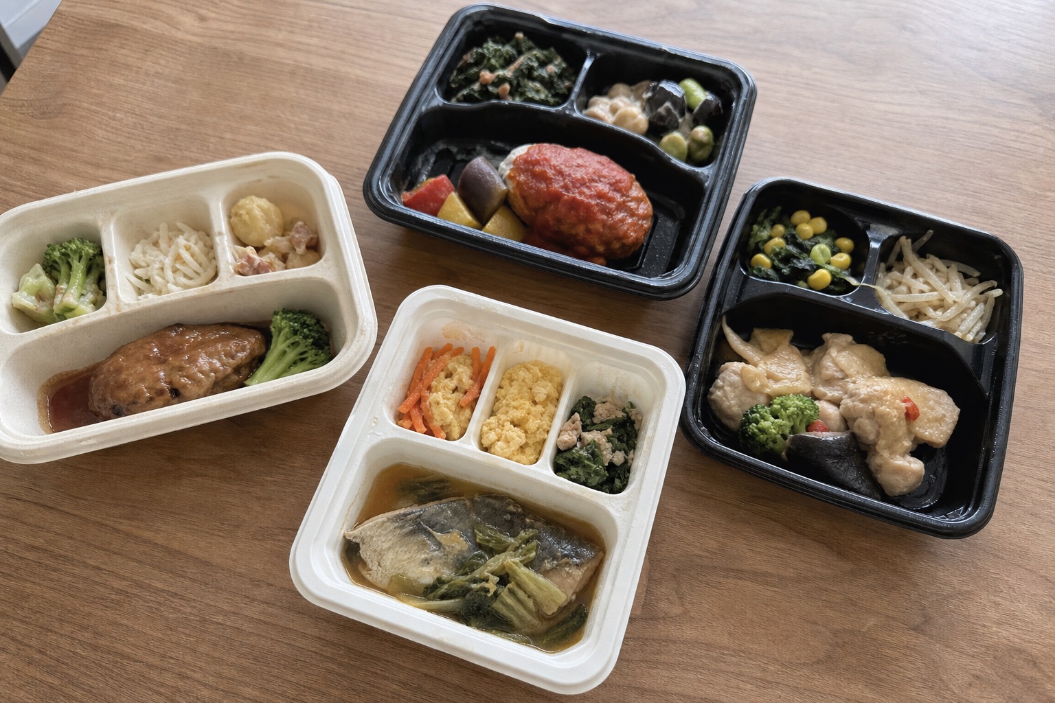 冷凍宅食×コスパ最強｜2026年5月時点の費用対効果ランキング【5ブランド比較】の自然光撮影風アイキャッチ