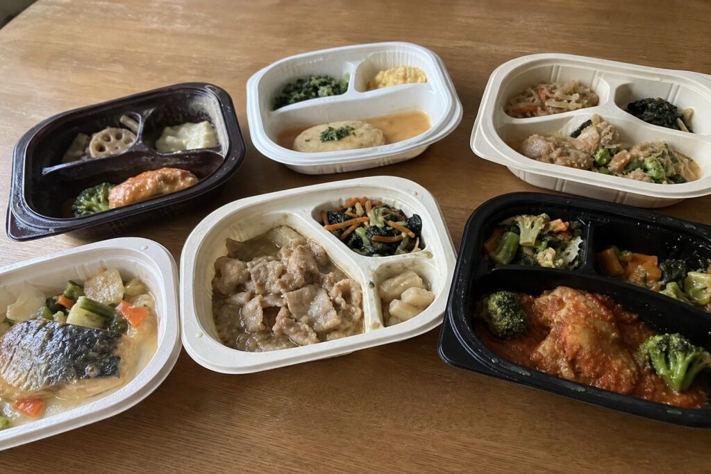 【2026年5月最新】冷凍宅食クーポン・割引集15社｜初回〜継続割引まで実額で総の自然光撮影風アイキャッチ