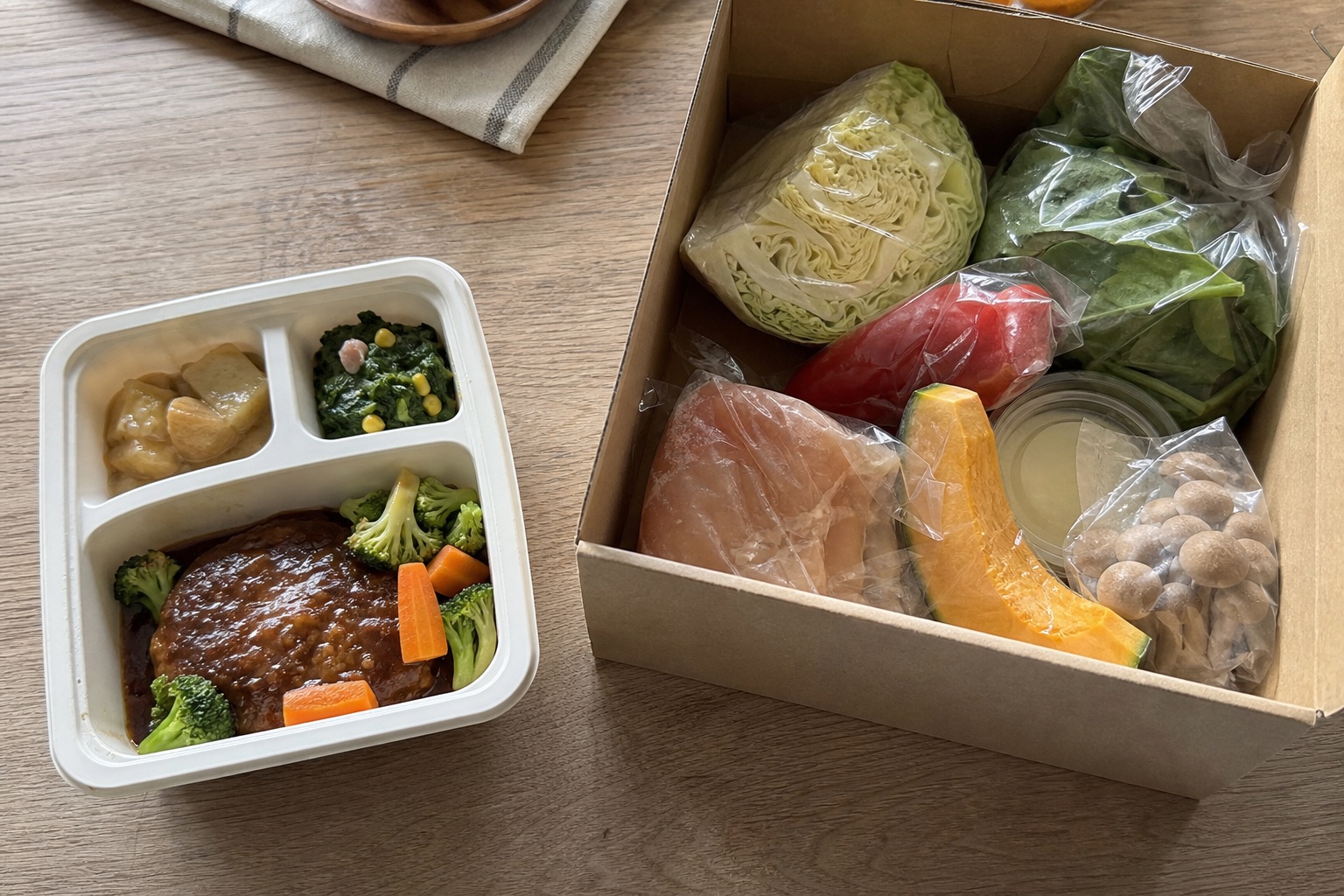 冷凍宅食とミールキットどっちを選ぶべき？タイプ別の使い分け完全ガイド【2026年の自然光撮影風アイキャッチ