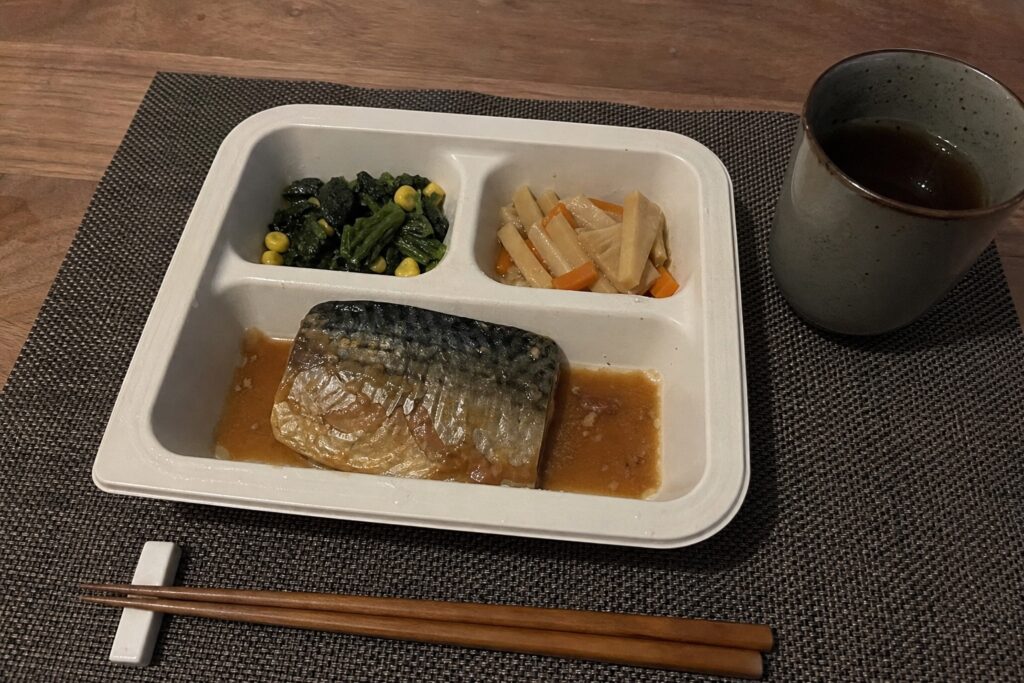 夜勤・シフトワーカー向け宅食活用ガイド｜不規則な食生活を整える5つの工夫【202の自然光撮影風アイキャッチ